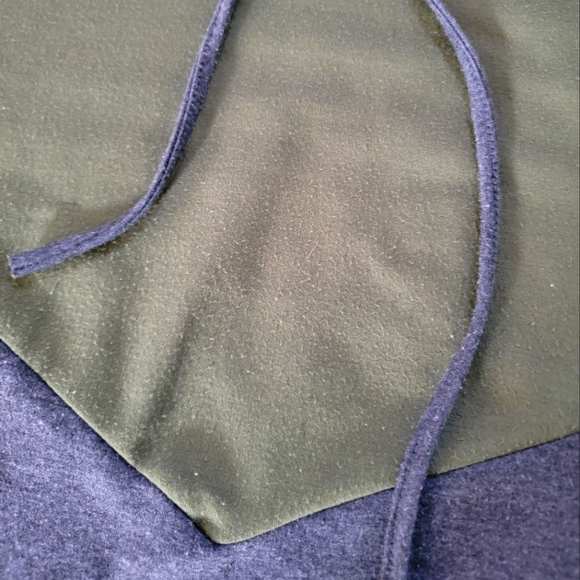 Color Block Hooded Sweatshirt - Picture 2 of 4